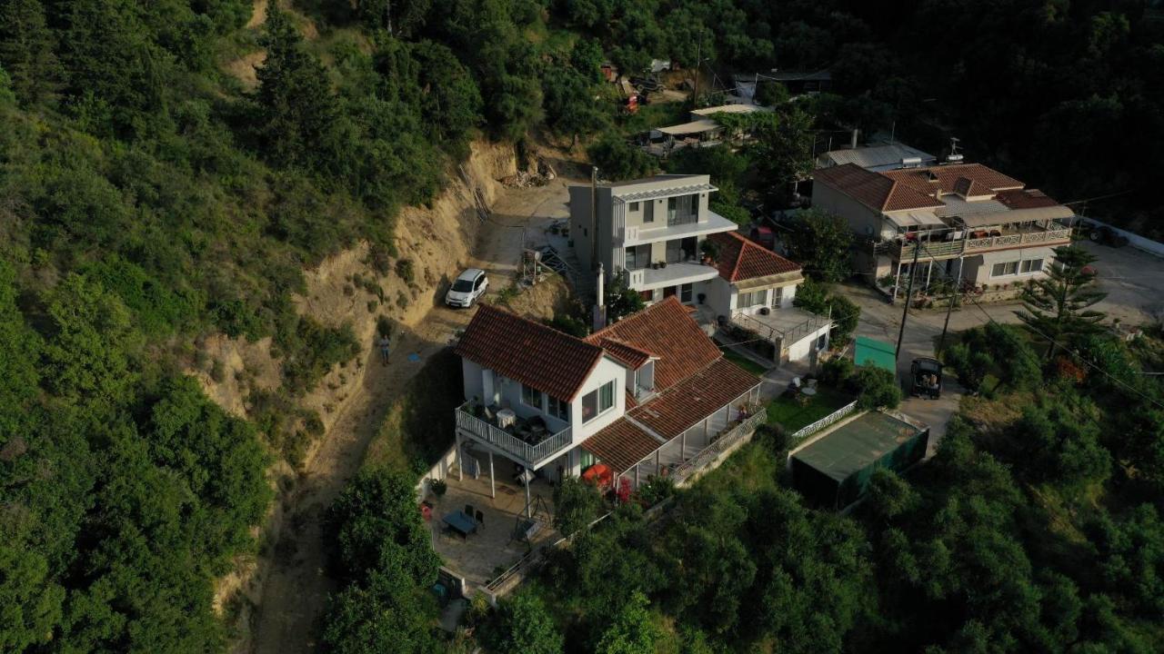 Baso Hilltop Apartments Argassi Eksteriør billede